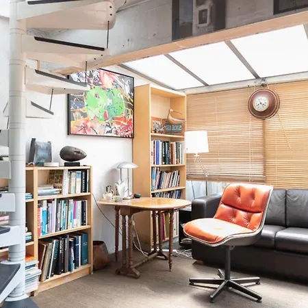 アパート Bright Cocoon With Large Terrace *